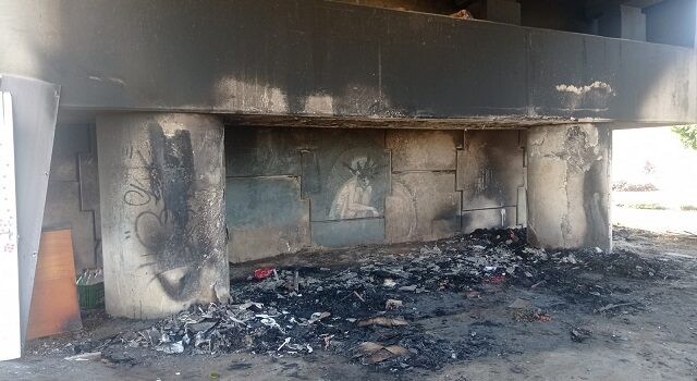Base de viaduto do bairro Cidade Nova é incendiada