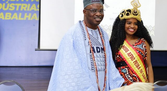Príncipe africano visita a Bahia e conhece o Projeto Miss Afro Feira de Santana