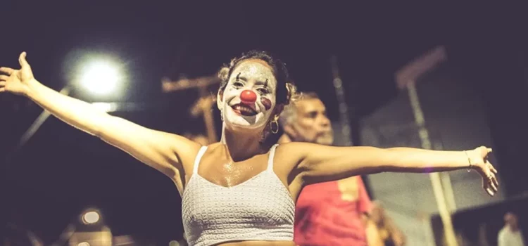 Palhaços do Rio Vermelho retornam às ruas para o pré-carnaval de Salvador