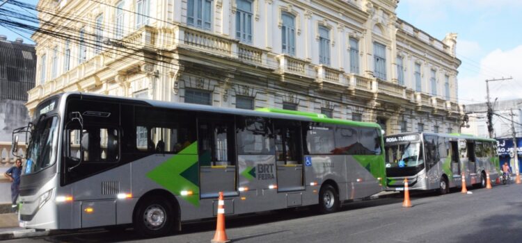 Prefeitura de Feira recebe ônibus 0KM da empresa Rosa