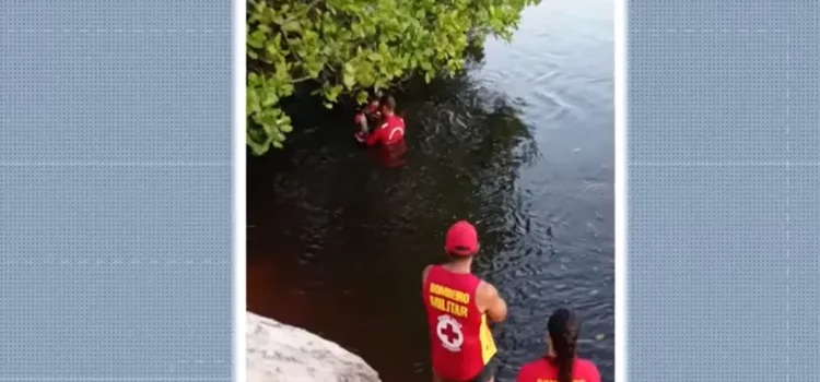 Buscas por jovem desaparecido durante banho em rio no sul da Bahia chegam ao terceiro dia