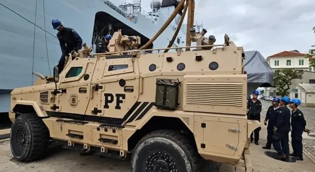 Blindados enviados à Bahia são resistentes a ataques de granadas e equipados com metralhadoras