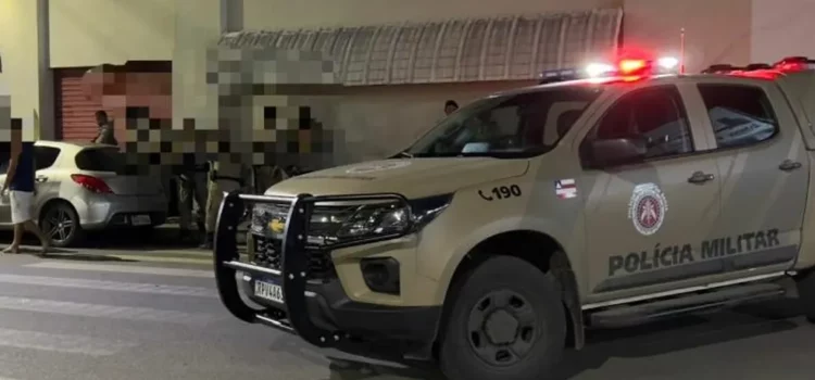 Homem morre e outros três ficam feridos após ataque a tiros em praça no recôncavo da Bahia