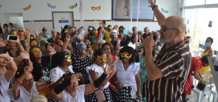 Centro de Convivência Dona Zazinha comemora 20 anos de existência em clima de festa