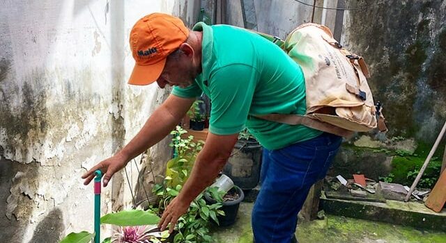 Agentes de endemias encontram dificuldades para fazer vistorias em residências