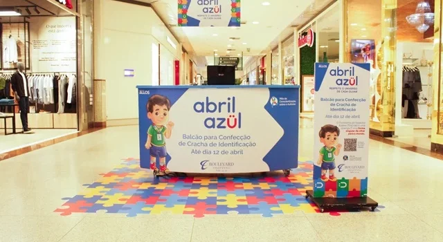 Boulevard realiza confecção de crachás para pessoas diagnosticadas com autismo