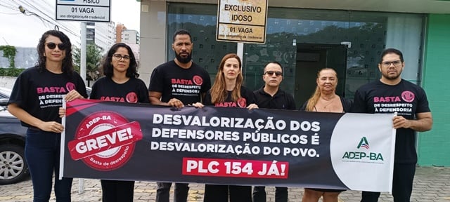 Defensores públicos de Feira de Santana aderem à greve e paralisam as atividades; categoria defende restruturação de carreira