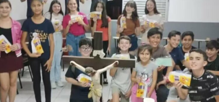 Crianças de SC mandam cartinhas de apoio com doces para crianças do RS; união!