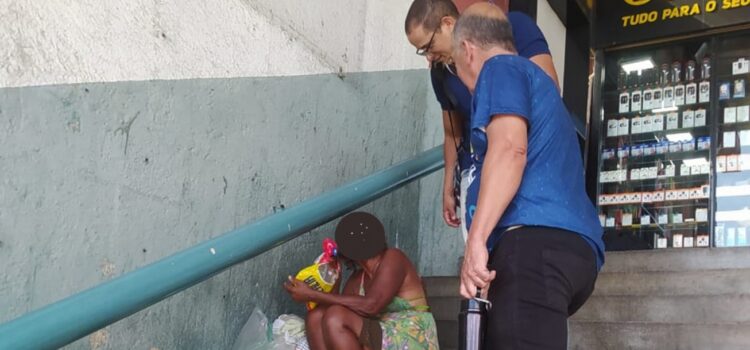 Equipes de Abordagem Social atendem pessoas em situação de rua na região da rodoviária