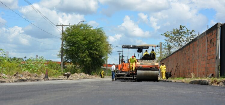 Avenida Periférica em processo de recapeamento