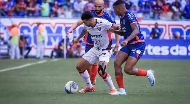 Com gols de Everton Ribeiro e Juba, Bahia vence Ba-Vi e volta a triunfar no Brasileirão