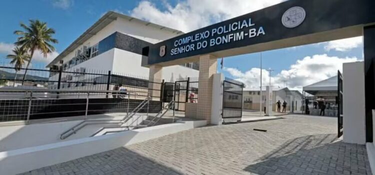 Homem é morto a facadas na Bahia e filha de nove anos pede ajuda para polícia por ligação