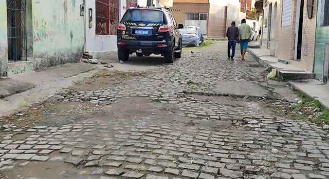 Polícia Federal deflagra operação contra lavagem de dinheiro em Feira de Santana