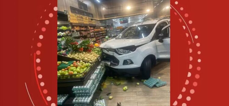 Motorista se revolta após ter carro incendiado, pega outro veículo e invade supermercado em Salvador