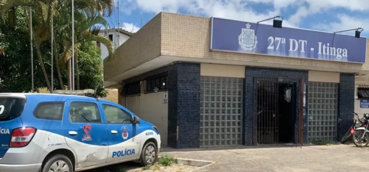 Homem ataca ex-namorada e esfaqueia atual dela na RMS; polícia investiga caso como tentativas de feminicídio e homicídio