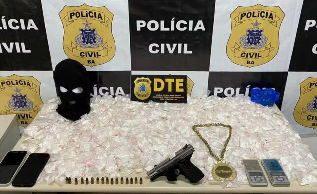 Homem é preso em flagrante com 1,5 mil porções de cocaína em bairro de Feira de Santana