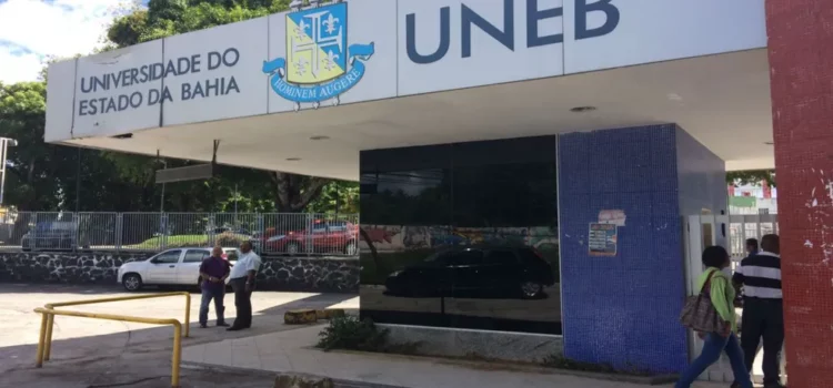 Em campanha salarial, professores das universidades estaduais da Bahia voltam a paralisar atividades nesta quarta-feira