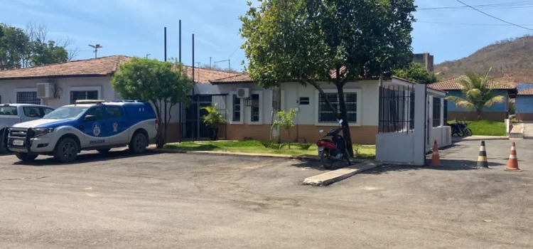 Homem é morto com golpes de faca no oeste da Bahia; polícia suspeita que cobrança de dívida seja motivação do crime