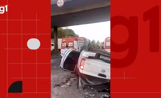 Caminhonete despenca de viaduto em Salvador; motorista saltou de veículo em movimento antes da queda