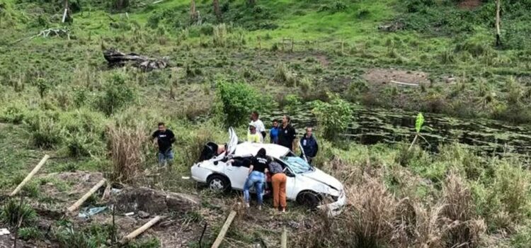 Idosa de 83 anos morre após carro capotar em rodovia na BA; filha e neta da vítima ficaram feridas