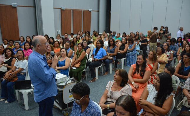 Prefeito defende parceria com professores para tornar Ideb de Feira o melhor do país