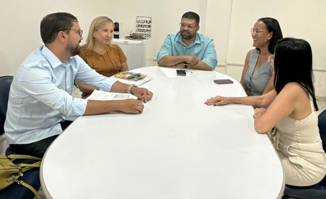 Secretarias de Saúde e de Desenvolvimento Social articulam parceria para ampliar atendimento terapêutico a autistas