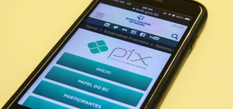 Nova fiscalização do PIX não é feita para pegar pequeno comerciante, diz Receita Federal