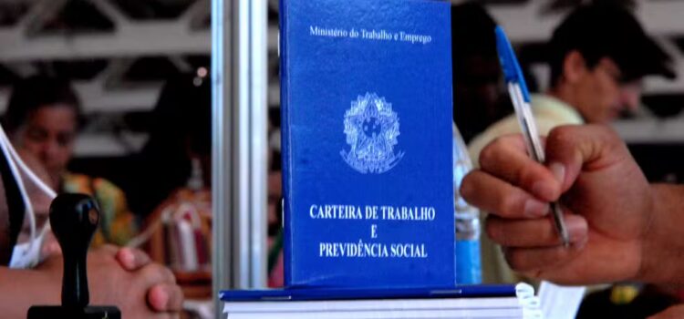 Confira as vagas de empregos disponíveis em Feira de Santana e Região nesta segunda-feira (13)