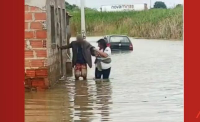 Cresce para 65 número de cidades baianas atingidas por fortes chuvas; há moradores desalojados