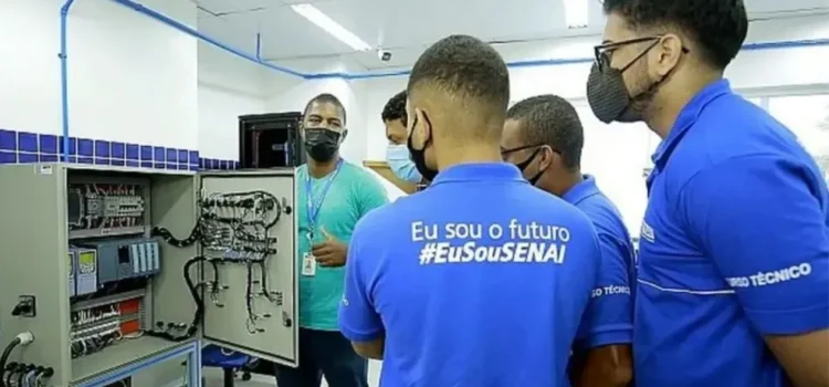 Senai oferece mais de 600 vagas para cursos gratuitos de jovem aprendiz na Bahia; saiba como se inscrever