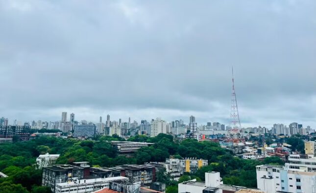 Salvador tem previsão de pancadas de chuva no fim de semana; veja como fica o tempo em outras cidades da Bahia