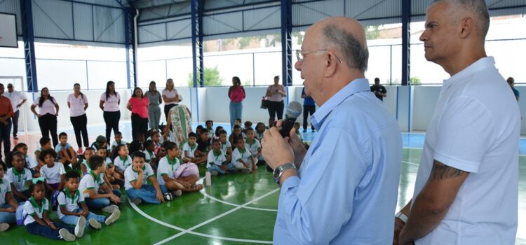 José Ronaldo abre ano letivo garantindo contratação de professores para nenhum aluno ficar fora da sala de aula