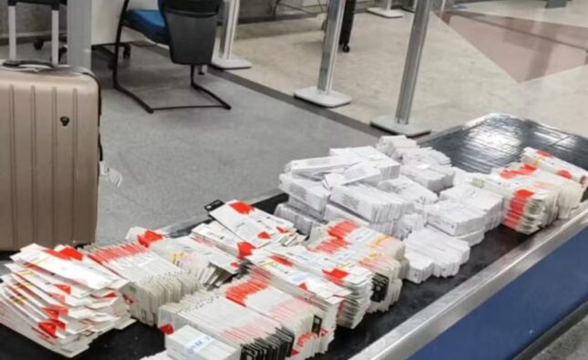 Cem canetas de Mounjaro são apreendidas no Aeroporto de Salvador; material foi encontrado embaixo da roupa de passageiro