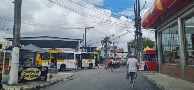 Ônibus voltam a circular em bairro quase três dias após operação policial com 12 mortes em Salvador